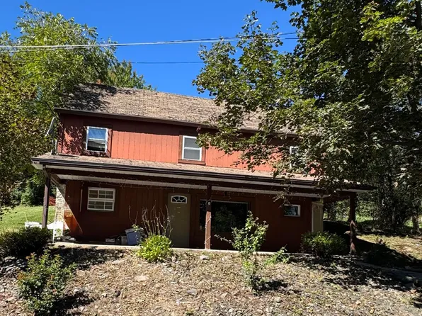 114 11th St, Blakely, PA 18447