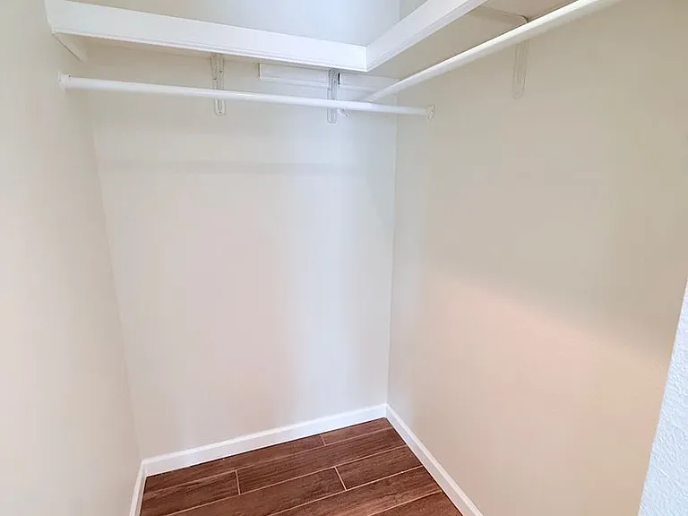 2953 Oak St — Photo 14