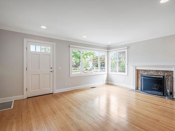 3rd image of 2718 Carolina Ave