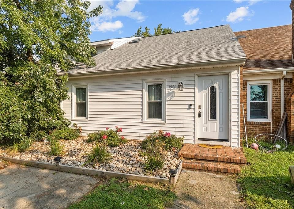 1st image of 1544 Crescent Pointe Ln #1