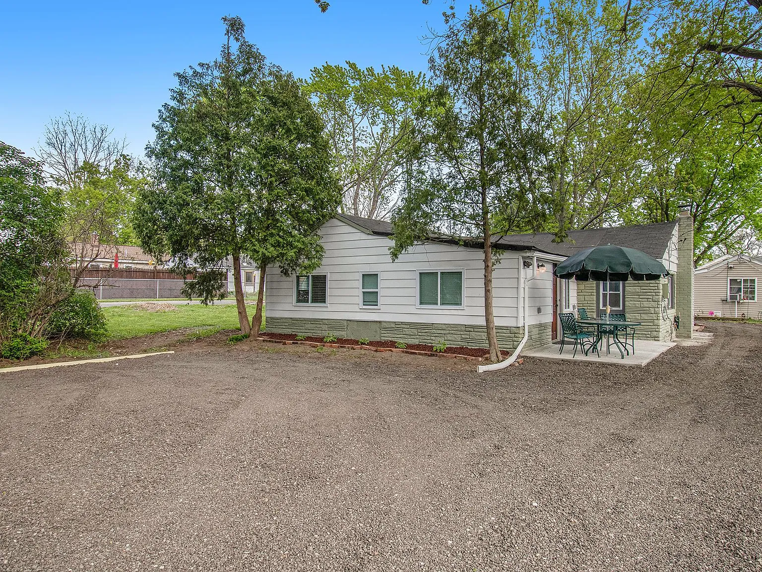 Bessie St, Auburn Hills — Photo 3