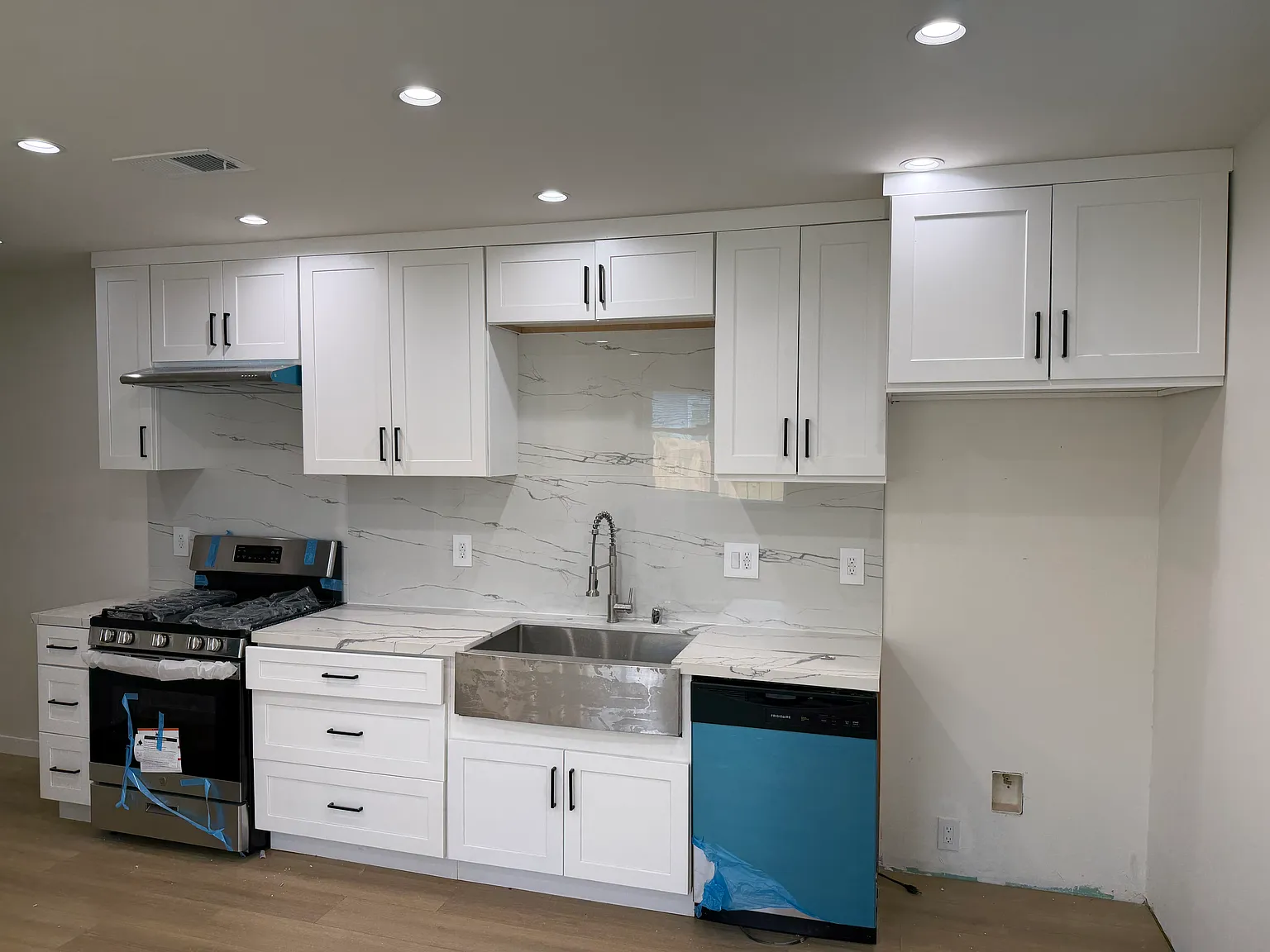 2 bed, 720 sqft, $2,850 — Photo 3