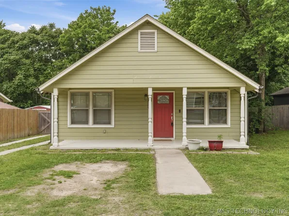 120 N Division St E, Coweta, OK 74429