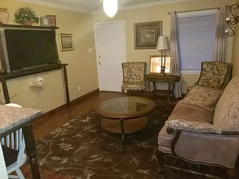 562 Westmoreland St #562 — Photo 3