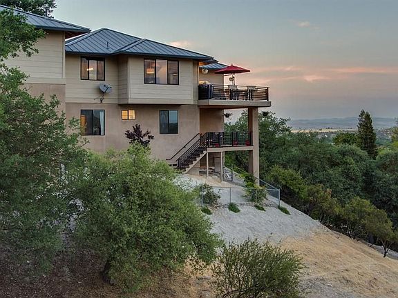 5th image of 365 Hilltop Dr