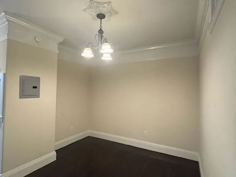 1240 Grove St — Photo 1