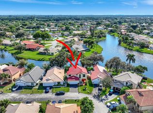 6320 Plymouth Ln, Davie, FL 33331