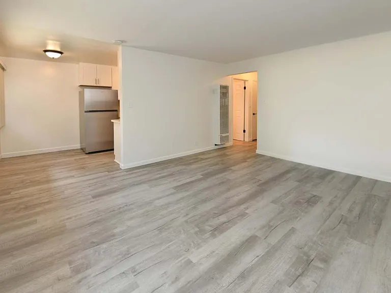 1720 Hearst Ave — Photo 12