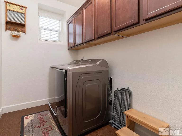 9341 Pond Ct — Photo 7
