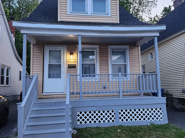 18 Jeanette St — Photo 1