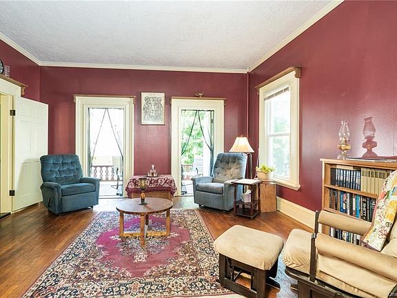 3rd image of 44 Orchard St