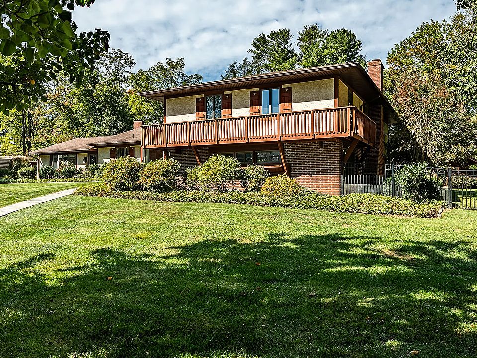 1st image of 310 Strathmore Dr