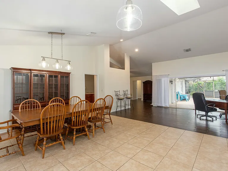 1741 Grantham Dr — Photo 10