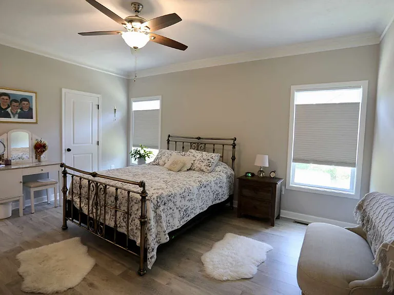 2 River Dr — Photo 38