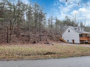 895 Kato Ln, Sugar Grove, OH 43155