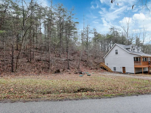 895 Kato Ln, Sugar Grove, OH 43155