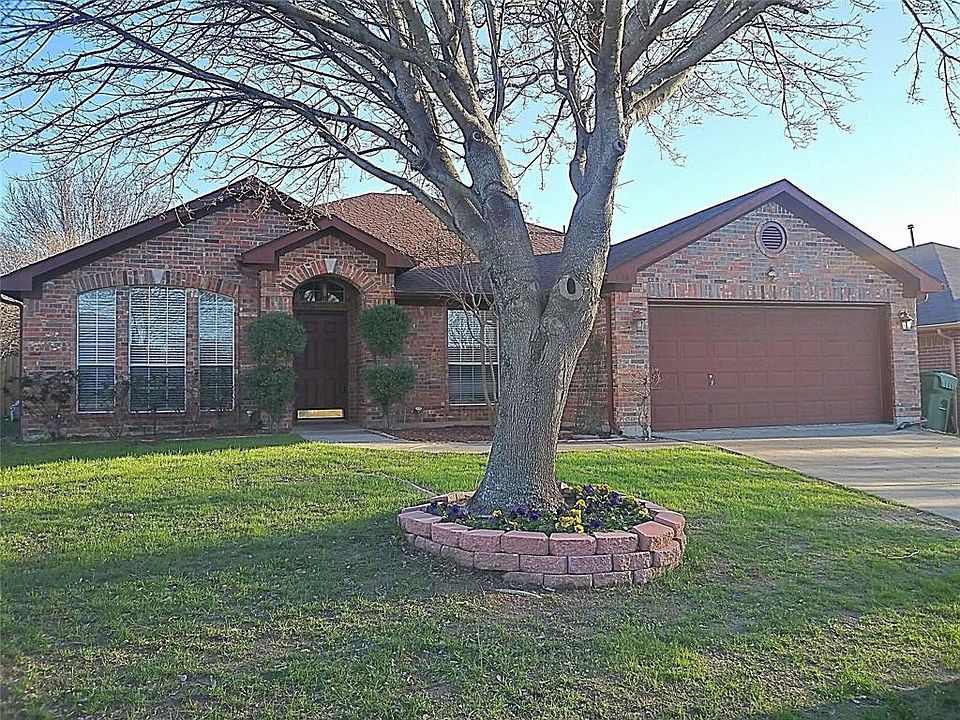 1st image of 608 Joy Ln
