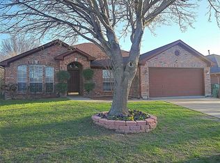 608 Joy Ln, Mansfield, TX 76063