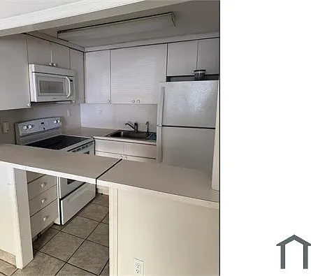 23 SW 21st Ave — Photo 2