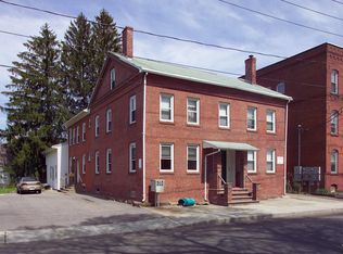 33 School St, Chicopee, MA 01013