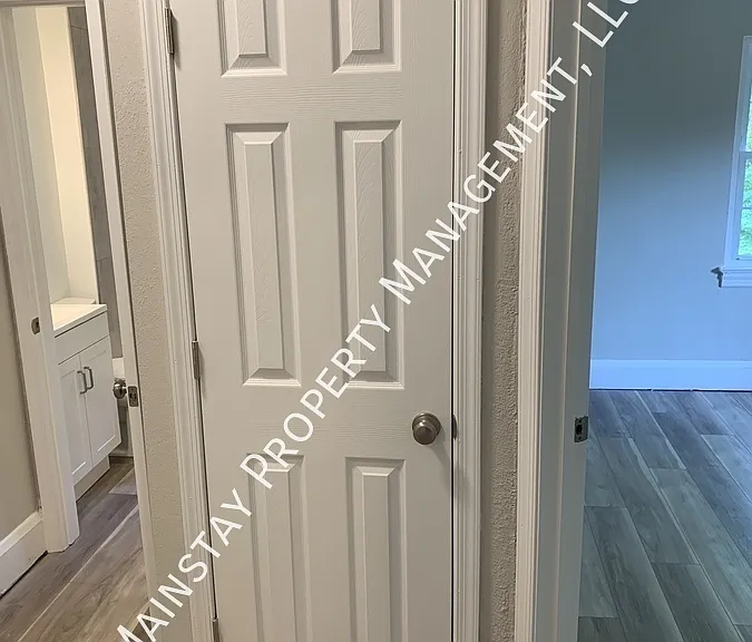 815 Main St #6 — Photo 7