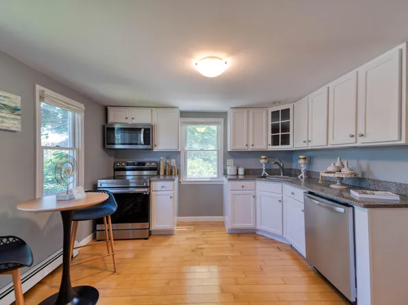 70 Commercial Street #2, Wellfleet, MA 02667