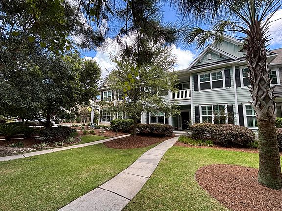 2nd image of 2108 Promenade Ct