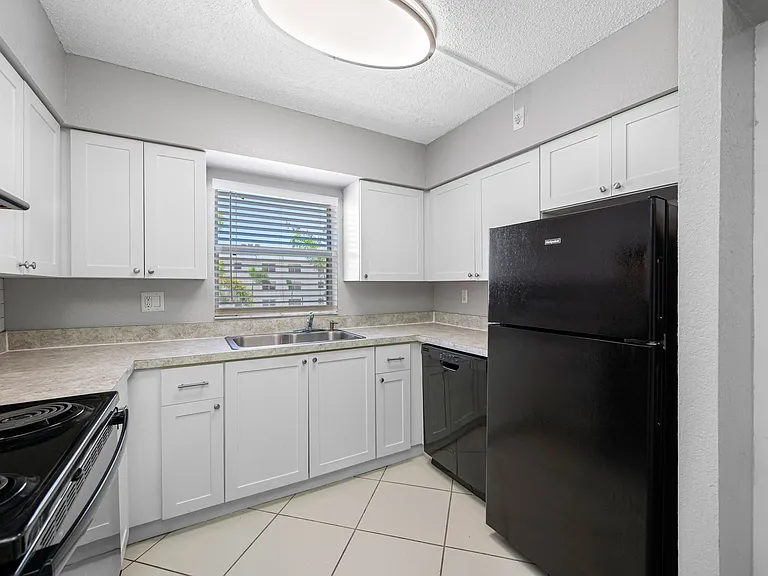 KC Flats Apartments — Photo 46