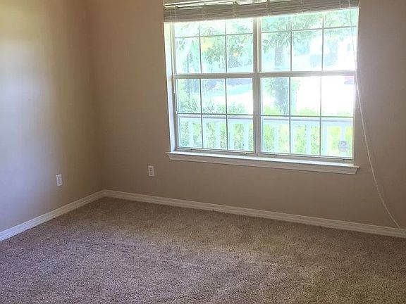 4th image of 28535 Canterbury Rd