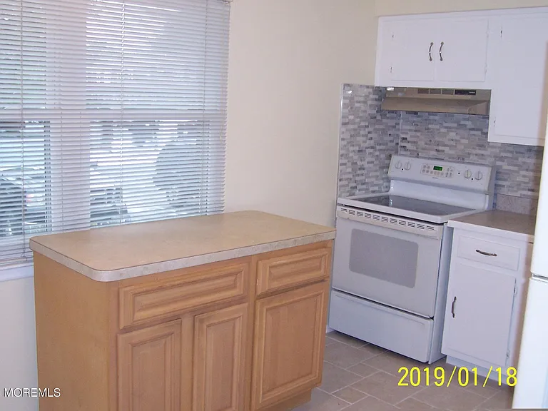 2002 Silver Ct #2002 — Photo 2