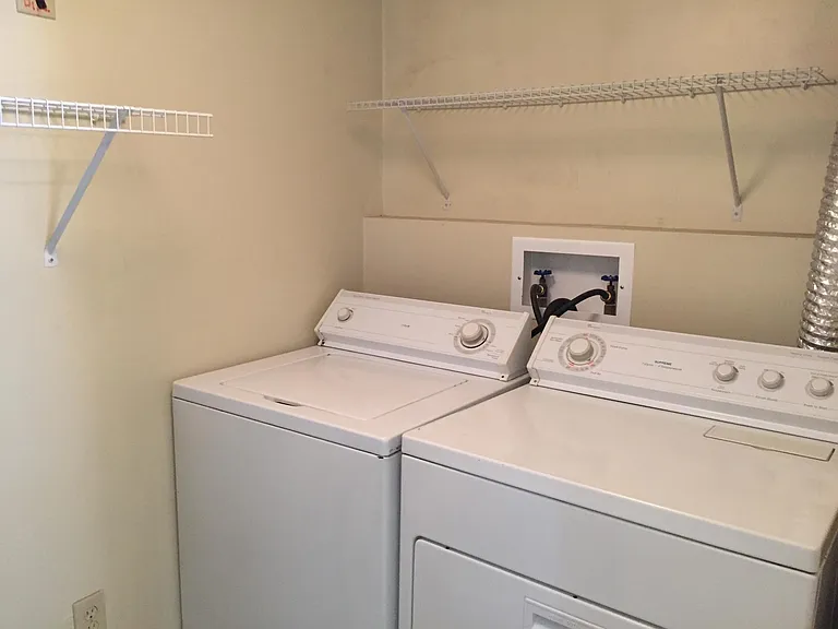1615 N Star Ave — Photo 8