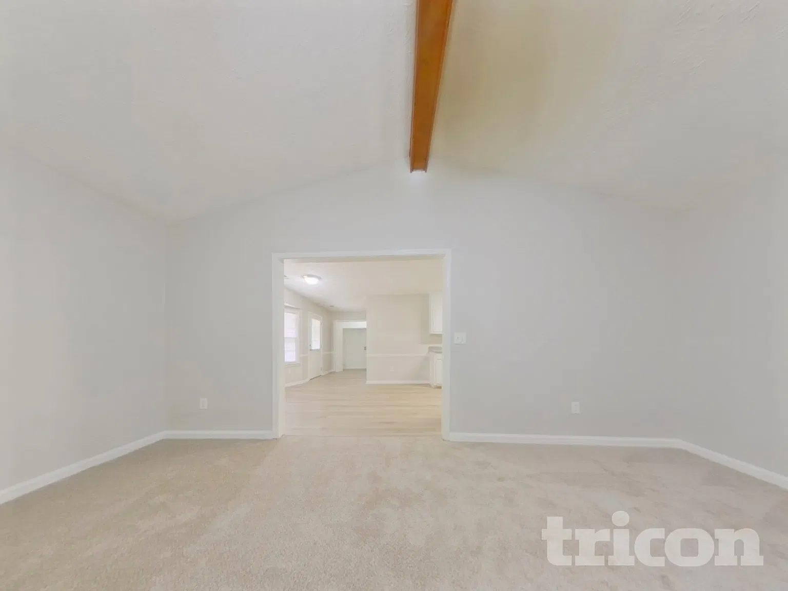 140 E Country Woods Drive Covington GA — Photo 4