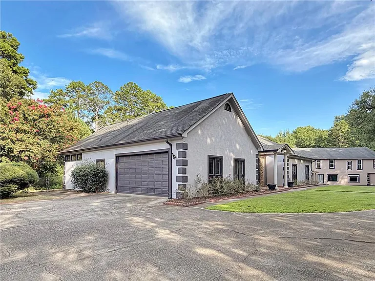 2320 Copper Trail Ln — Photo 6