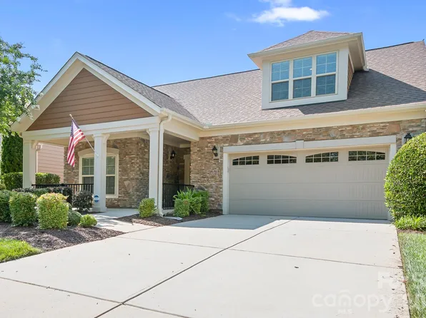 127 Brawley Point Cir, Mooresville, NC 28117