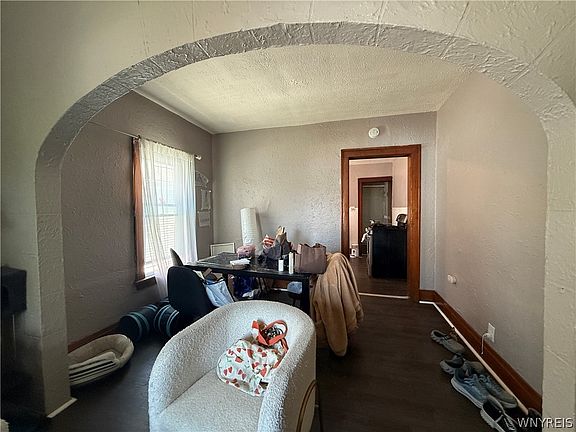 5th image of 2263 S Park Ave