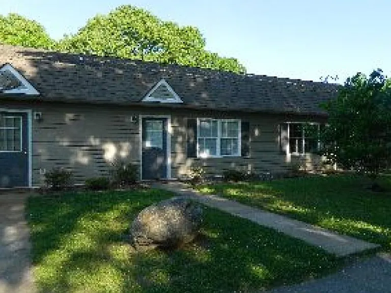 1232-1244 1254 Centerville Rd — Photo 1
