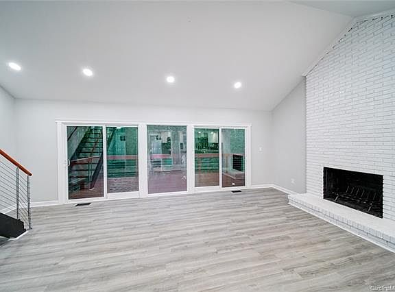 5th image of 4625 Craigwood Dr