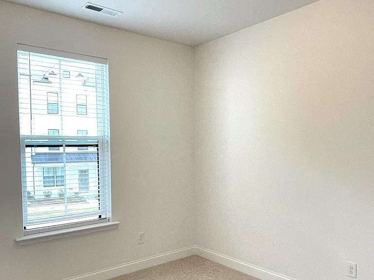 5005 Layman Dr — Photo 19