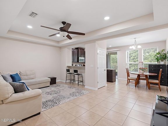 3rd image of 151 RICHMOND Drive