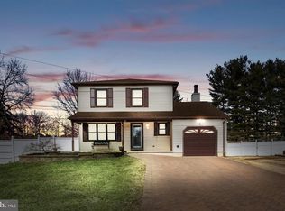 22 Perilli Dr, Hamilton, NJ 08610