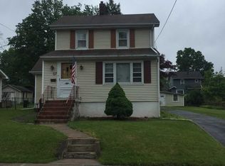 28 Merritt Ave, Bergenfield, NJ 07621