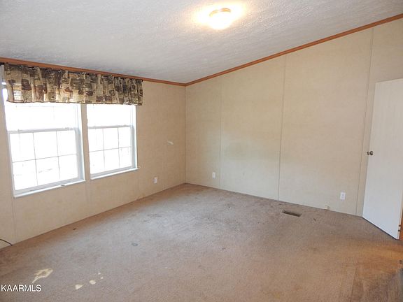 5th image of 360 Red Fox Dr