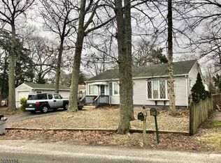 6 Cedar Ave, Waretown, NJ 08758