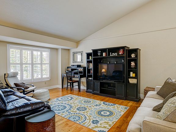 4th image of 710 Natalie Dr