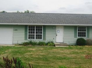 665 Tanner St, Louisville, IL 62858