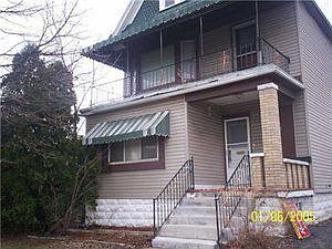 1st image of 1514 E Delavan Ave