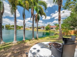 3558 65th Avenue Cir E, Sarasota, FL 34243