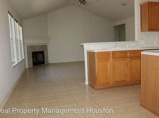 86 Genesee Ridge Dr, Conroe, TX 77385