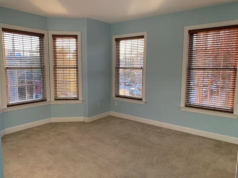 2449 Grays Ferry Ave — Photo 12