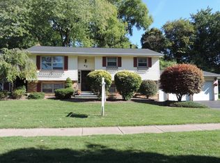 42 Larkspur Ln, Rochester, NY 14622